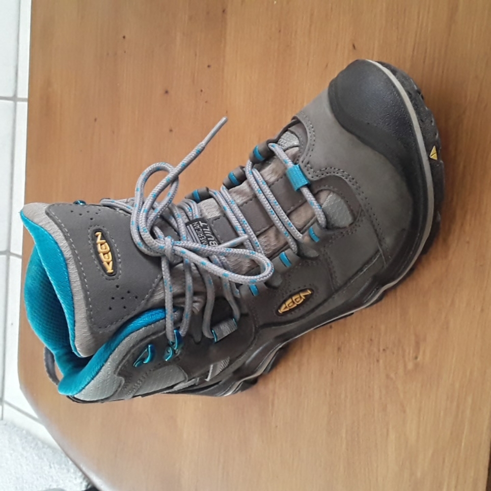 KEEN Durand Women's Waterproof Hiking Boot